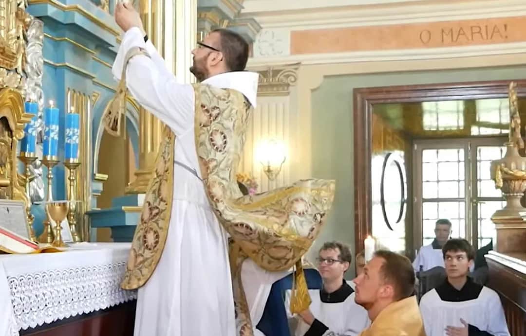 Ile trwa msza trydencka? Czas trwania i co warto wiedzieć