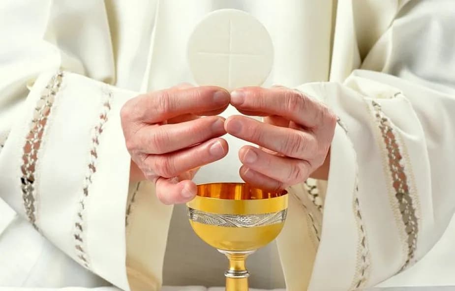 Jakie dary składamy na mszy świętej i ich głębokie znaczenie