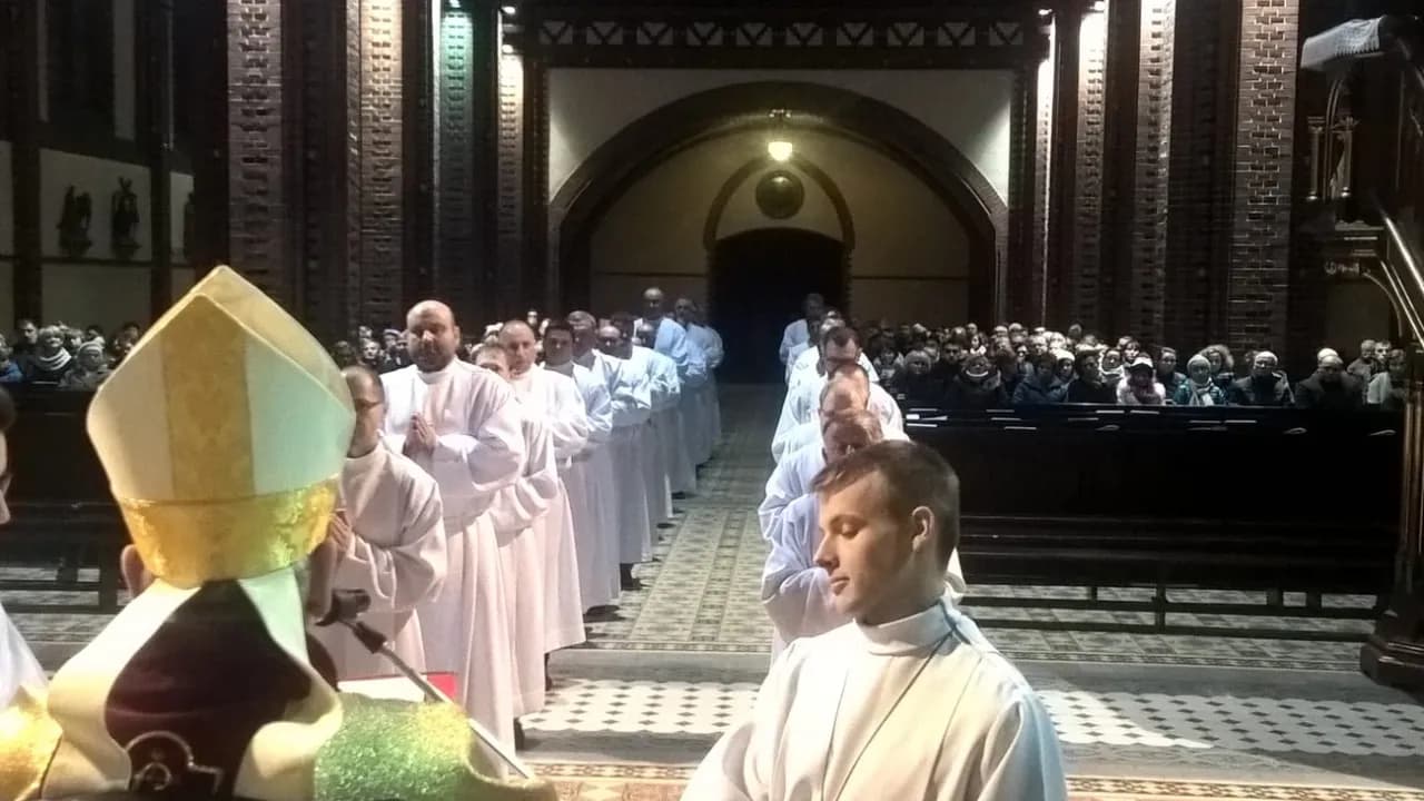 Biskup kto to: Rola i znaczenie biskupa w Kościele katolickim
