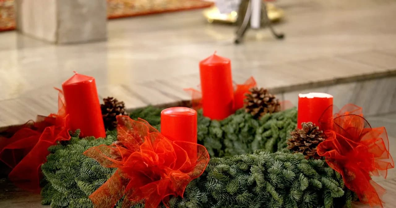 Jakie są symbole adwentu i ich znaczenie w przygotowaniach do świąt