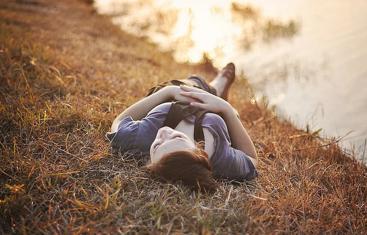 Czy lenistwo to grzech? Odkryj moralne i religijne aspekty lenistwa