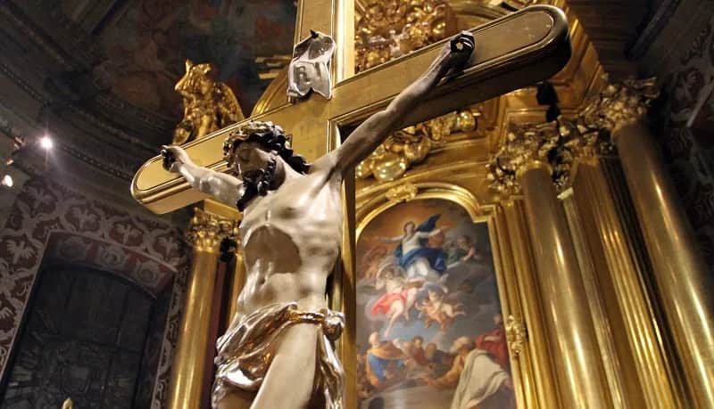 Msza wieczysta co to? Poznaj jej znaczenie i duchowe korzyści