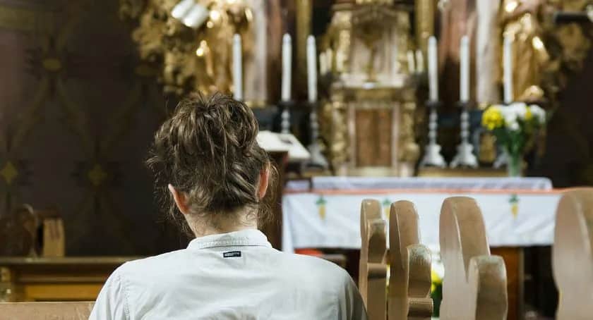 Kogo obejmuje dyspensa od niedzielnej mszy świętej? Sprawdź zmiany