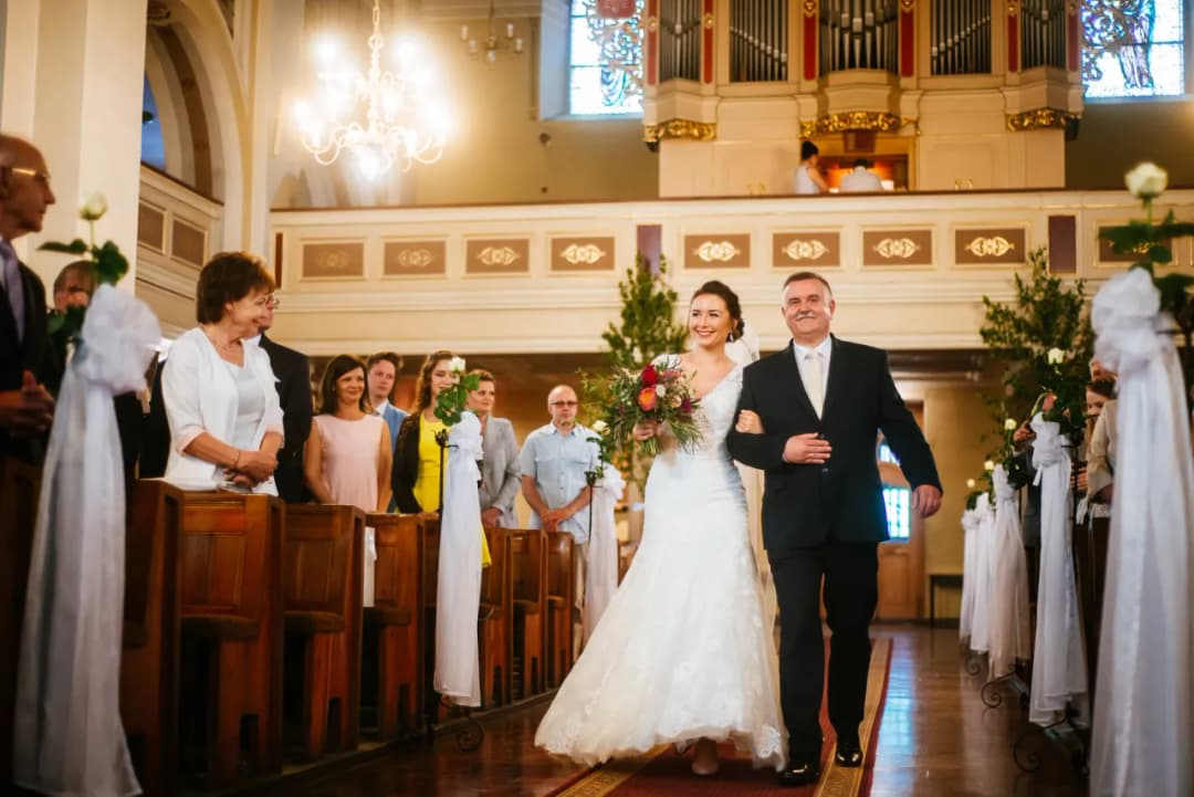 Czy msza weselna liczy się jako niedzielna? Sprawdź zasady i normy