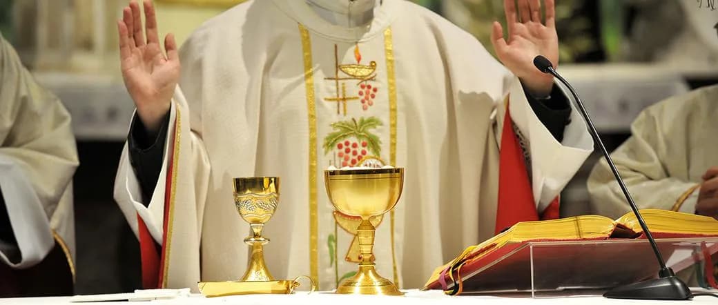 Jak zamówić Mszę za zmarłego przez internet i uniknąć problemów