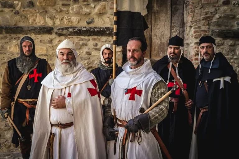 Kto założył zakon templariuszy i jak wpłynął na historię?