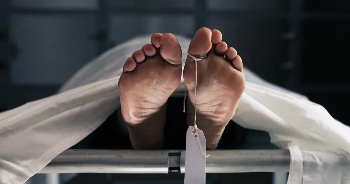 Co się dzieje z ciałem po pogrzebie? Zaskakujące procesy rozkładu