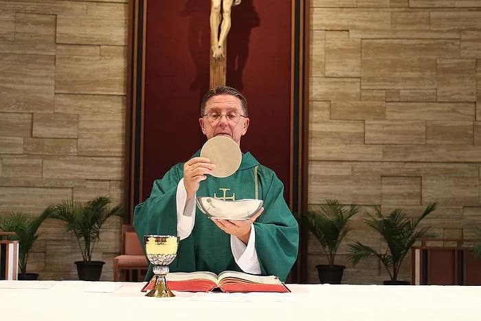 Poniedziałek wielkanocny czy msza jest obowiązkowa? Sprawdź prawdę