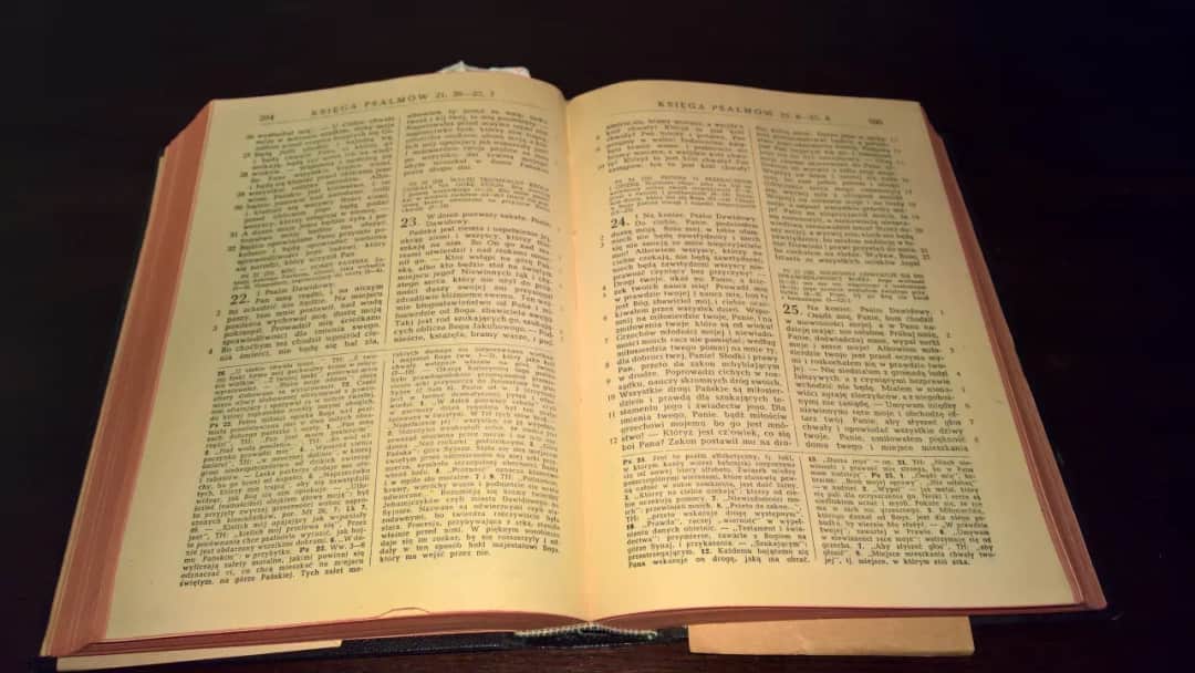 Czy Stary Testament obowiązuje katolików? Co warto wiedzieć o jego znaczeniu