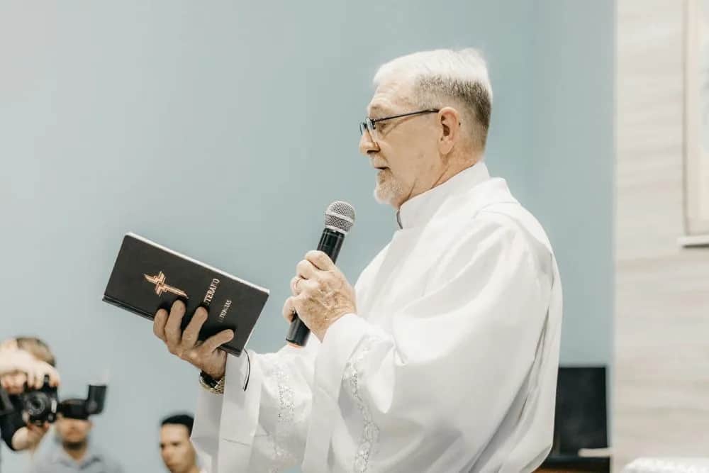 Jak czytać czytanie w kościele i uniknąć stresu podczas wystąpienia