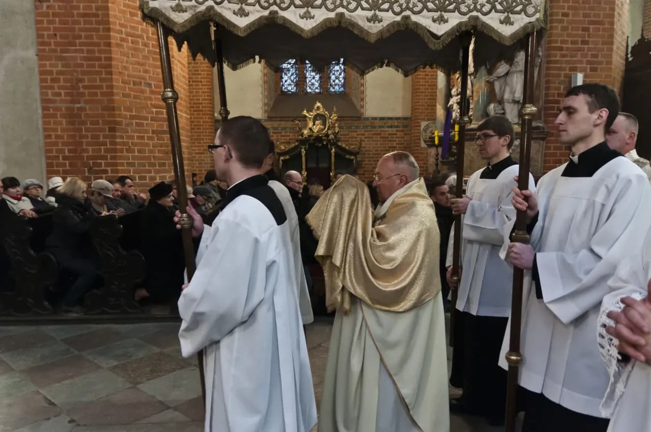 Ile trwa msza w niedzielę? Zaskakujące fakty o jej czasie trwania