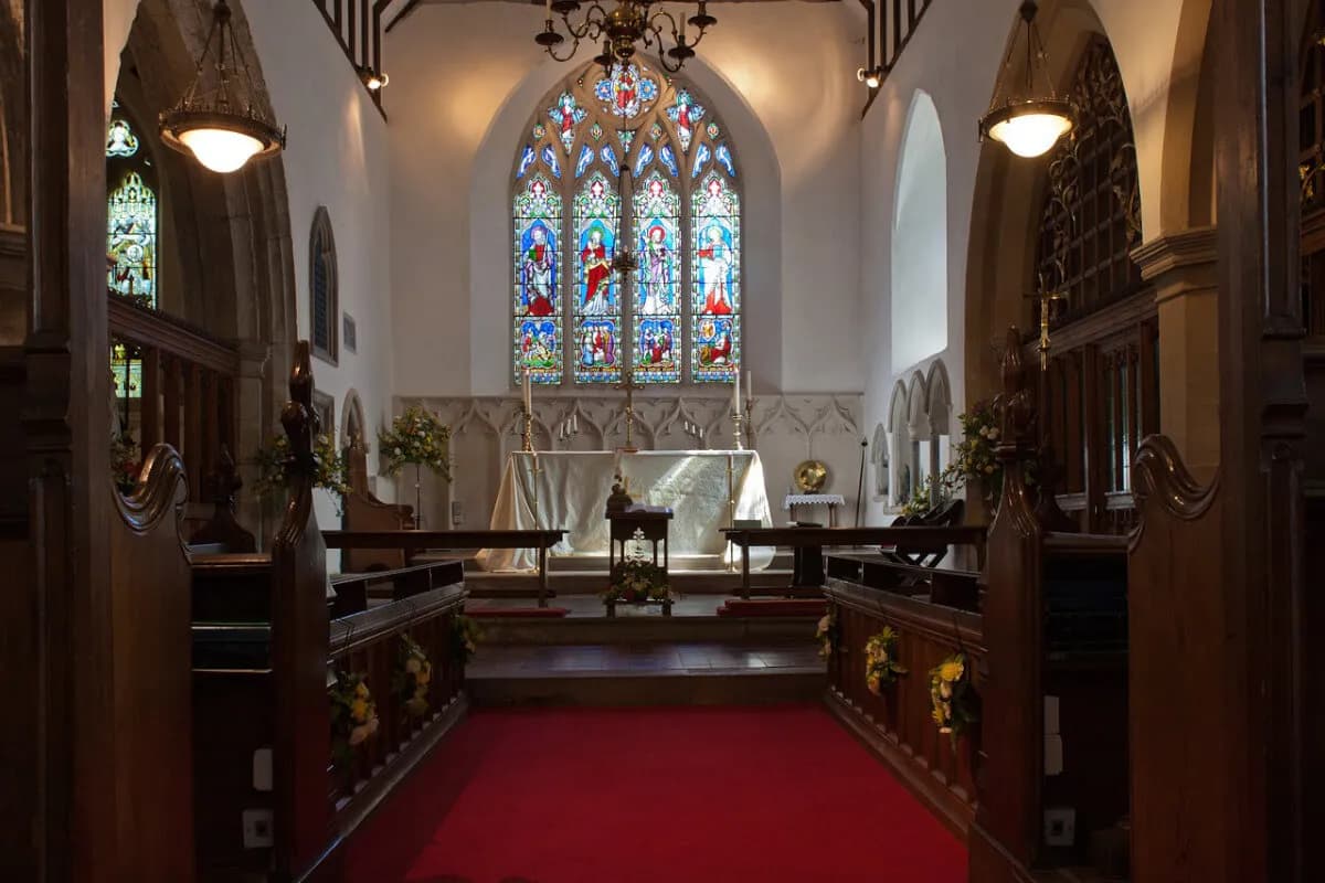 Ile trwa msza prymicyjna? Czas i różnice z niedzielną mszą